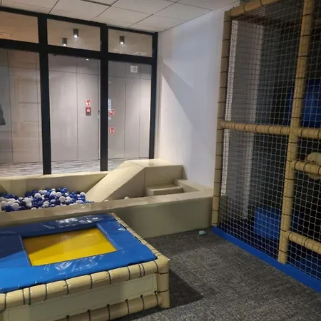 Port Klimatyczny 1 Z Basenem, Jacuzzi I Sauną Admus